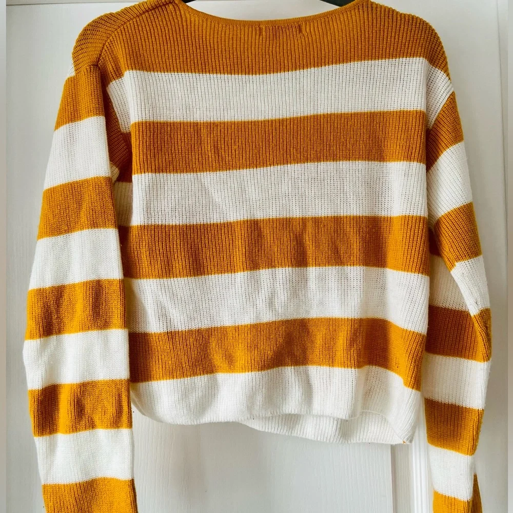 H&M sweater - Picture 2 of 4